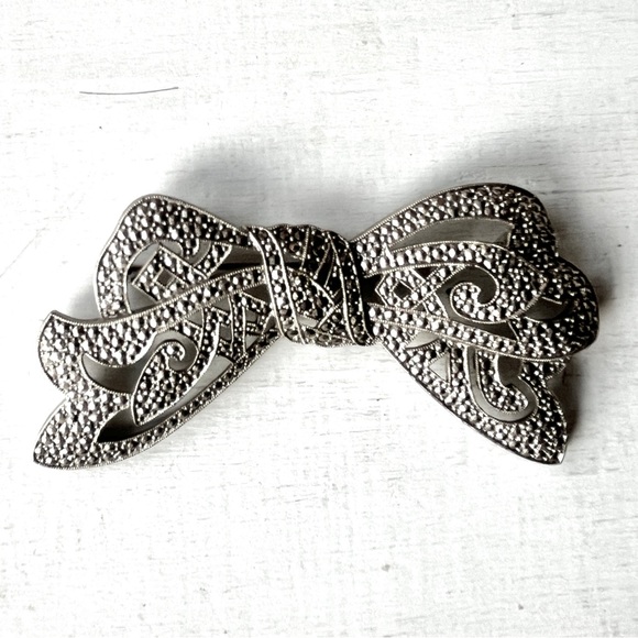 Very Large Macasite Bow Pin Silver Tone Vintage Brooch Romancecore Feminine - Picture 3 of 13